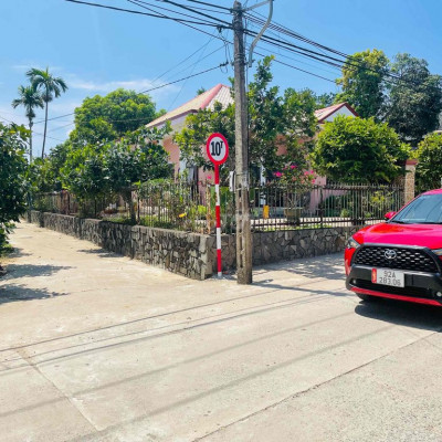 Chính chủ bàn lô Đường chính Đối Diện Uỷ ban Điện Hồng