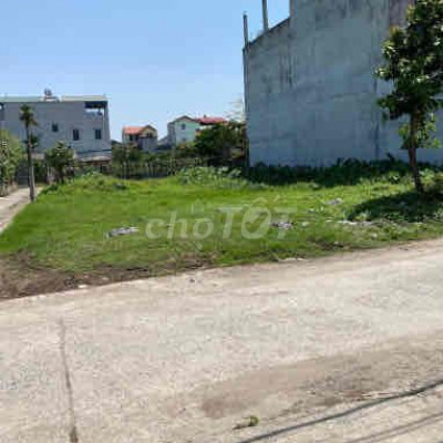 chủ cần tiền bán nhanh sát trục chính ven HOÀ Tiến