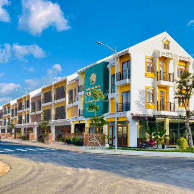 Bán nhà Hội An 3 tầng mới xây, view sông, gần chợ