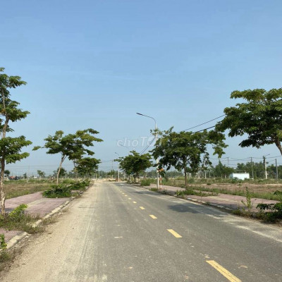 Biệt Thự Ven Sông Phố Cổ Hội An Đối Diện Công Viên, 300m2 Chỉ 16Tr/m2