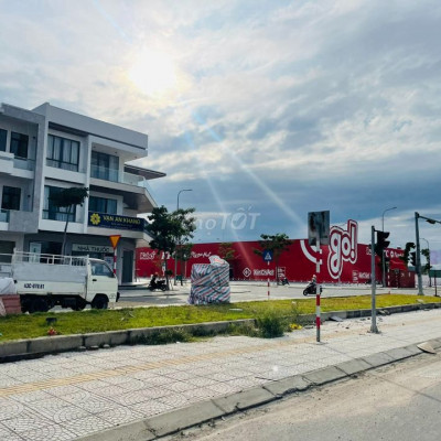 Bán đất giáp chợ Vĩnh Điện giá chưa qua đầu tư 130m2 chỉ 7xx.