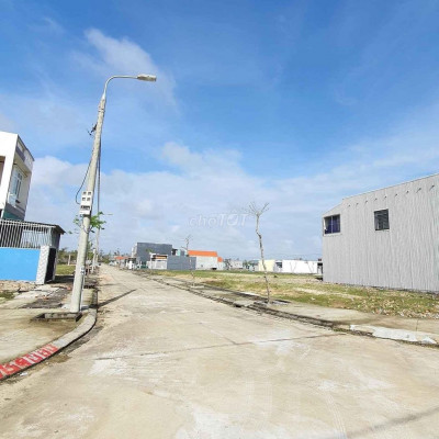Sập hầm lô đất siêu đẹp gần biển Tam Thanh đường 17m5 giá chỉ 800triệu