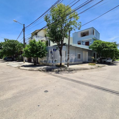 CẦN TIỀN BÁN GẤP NHÀ 3 TẦNG, 2 MẶT TIỀN HƯỚNG ĐÔNG NAM. Chính chủ