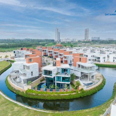 Biệt thự sông sát biển nam Đà Nẵng, 3 tầng 4 phòng ngủ giá cực tốt.