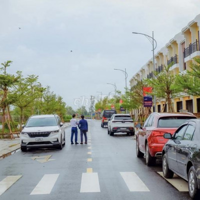 CẮT LỖ BÁN GẤP NHÀ PHỐ 3 TẦNG NAM HỘI AN GIÁ TỪ 2 TỶ 1