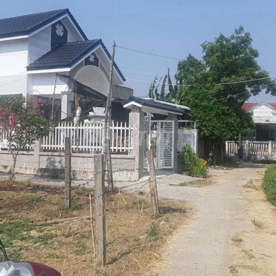 Bán lô đất cách chợ hà mật 150m. Đường thông thoáng