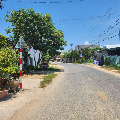 Lô đôi 250m2 đường 4m thông chợ làm kho,xây nhà vườn