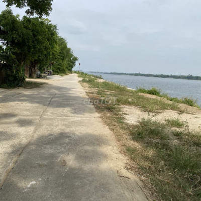 1 lô *** 167m2 ngang 5m3 nằm ven sông Hội AN,đường QH 9m,