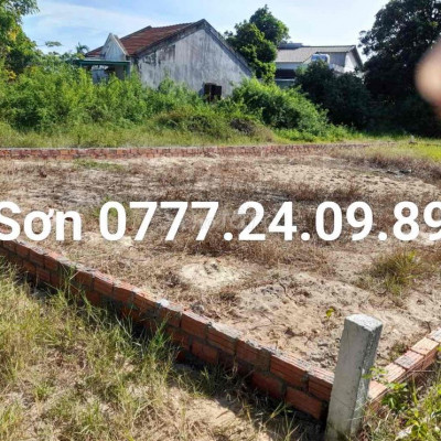 Sập hầm chỉ 1tỷ250 với DT 157m2 (8x20) sát sân bay cũ khối Tân khai