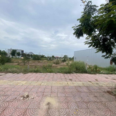 Bán gấp lô đất đường thông 10m5 sát chợ Lai Nghi, thông Điện Biên Phủ