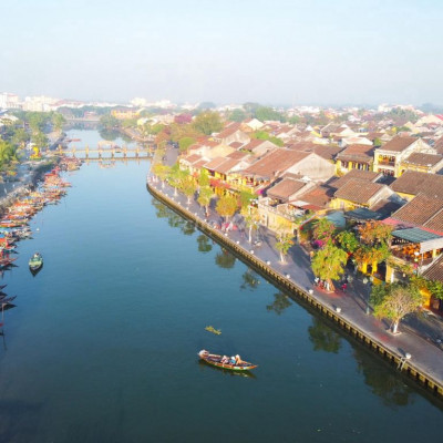 Bán Nhà Hội An 3 tầng, gần chợ, đối diện công viên, view sông