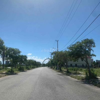 sập hầm cần bán gấp lô đất biển