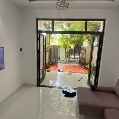 NGỘP NGÂN HÀNG, vợ chồng trẻ cần bán nhà 2 tầng tứ ngân giá SẬP HẦM