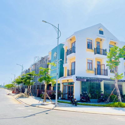 BÁN NHÀ PHỐ KHU COMPOUD KHÉP KÍN TẠI HỘI AN TRƯỚC MẶT SÔNG THOÁNG MÁT