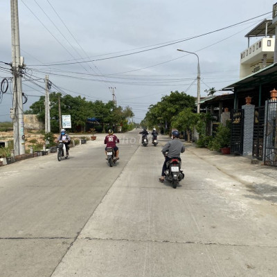 Chỉ 4tr/1m2 –Sở hữu ngay lô đất sát sông,cách QL1A 1,5km.