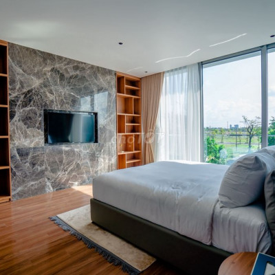 Bán biệt thự có Hồ bơi, View sông, gần biển phía nam ĐN, gần sân Golf