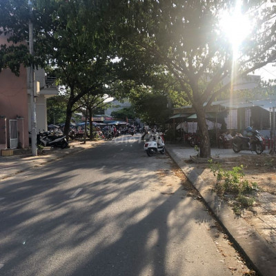 Bán gấp lô phố chợ Điện Ngọc kinh doanh đông đúc giá chỉ 2 tỷ 3 còn tl