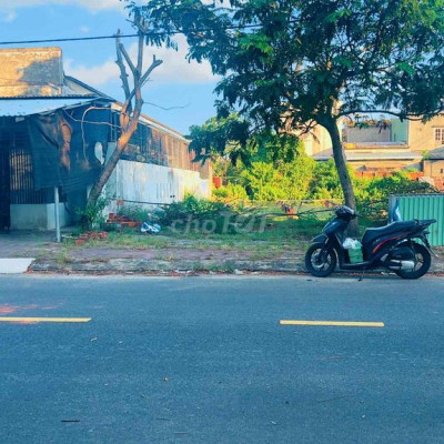 Đất KĐT số 3 Điện Ngọc 1 tỷ 8 / 151.2 m²