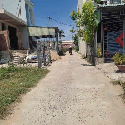 Đất 2 mặt kiệt Tứ Ngân Điện Ngọc 900 triệu