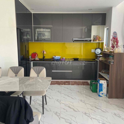 Nhà mái Thái xây dựng kiên cố cần bán