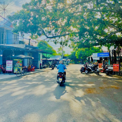 Ngay chợ Đình giá chỉ 817 triệu - 155m2 - đường QH10.5M