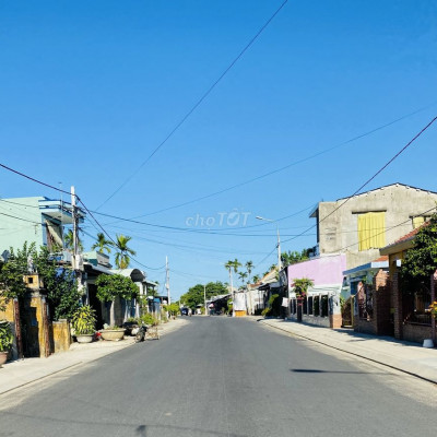 Cần tiền bán gấp 175m2 - đường nhựa 7m5 - gần chợ thuận lợi kinh doanh