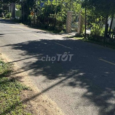 Bán views hồ mặt tiền đường nhựa ngay cổng khu du lịch Phú Ninh