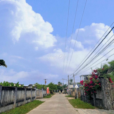 Đất Giáp chợ lệ Trạch Hoà Tiến Đà Nẵng bán nahnh với giá 600 Triệu SHR