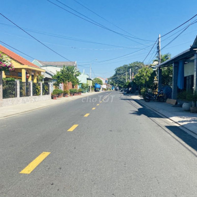 Chỉ với 5,6tr/1m2 có ngay lô đất đường QH 10m5,sát UBND Huyện.