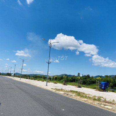 Bán nhanh 2 lô liền kề ngang 14m ngay Trung Tâm Nam Phước,sẵn sổ.