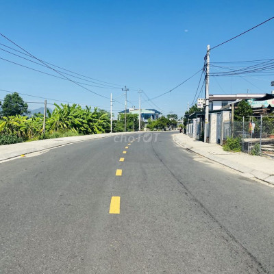 Chính Chủ Bán Đất Ngay Chợ-Trung tâm Thị Trấn-Đường 10.5m-Sổ Sẵn