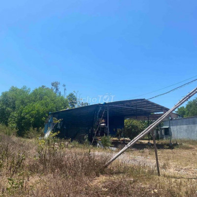 Cho thuê nhà xưởng hơn 200m2 có sẵn điện 3 pha