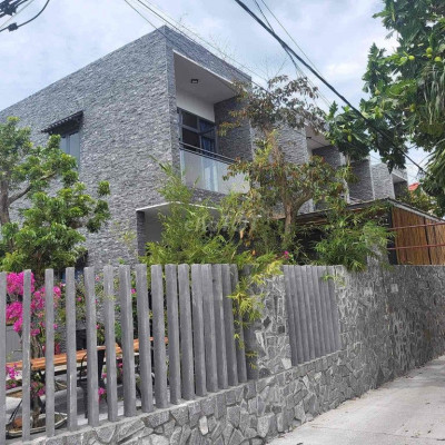 BÁN 2 CĂN VILLA 2 MẶT TIỀN SÁT CẨM THANH RỪNG DỪA THU NHẬP ĐỀU