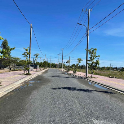 Tin được hông lô đất 120m2 đường thông 7m5 mà giá bẳng nửa khu lân cân