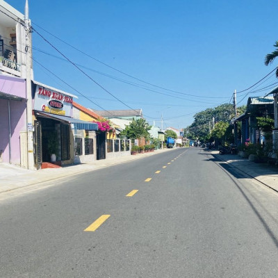 Cần Bán Gấp Để Trả Nợ Mặt Tiền Đường Nhựa 10.5m-Giá 830tr-Sổ Hồng Sẵn