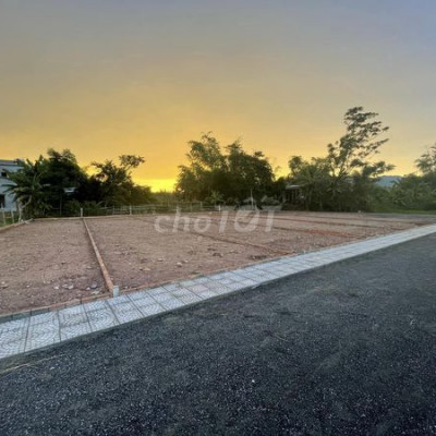 Tôi chính chủ cần bán lô đất 125m2 chưa đến 400triệu