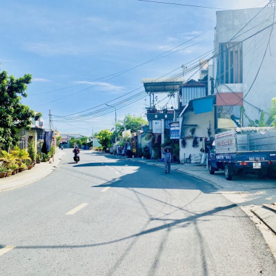 Bán Đất Sát Chợ-Cạnh Trường Học-Mặt Tiền Đường Nhựa 7.5m-Giá 780tr