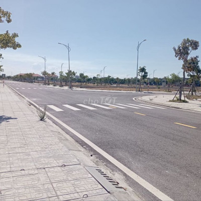 dất sổ đỏ,154m2,đường phan châu trinh, quãng nam