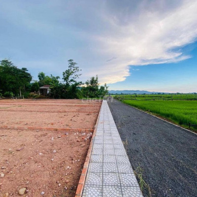 Bán gấp 4 lô liền kề đất thị trấn Ái Nghĩa