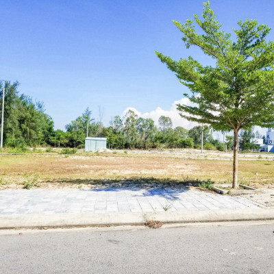 Bán gấp lô đất Khu đô thị số 4 Điện Ngọc, vị trí đẹp, mặt tiền rộng 7m