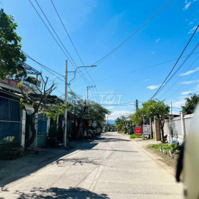 Chính chủ cần tiền bán rẻ Điện Tiến 221m2 ngang 9,gần trục chính DT605