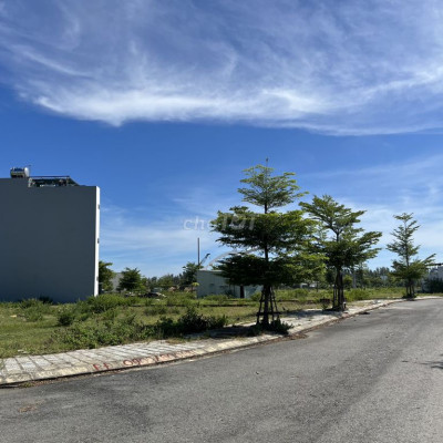 Biệt thự view sông KĐT Sentosa đường 7m5, S: 214m2 sạch đẹp