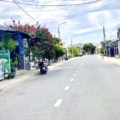 Đất Ngay Chợ-Gần Trường Học-Giá Chi 780tr-Sổ Sẵn