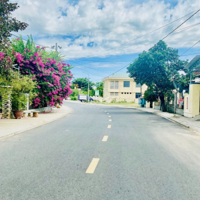 CẦN RA ĐI LÔ ĐẤT GẦN VEN HỘI AN , GẦN TRUNG TÂM HÀNH CHÍNH.