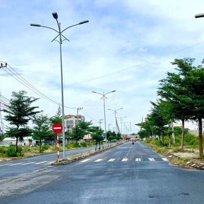 Bắt đáy BĐS! KĐT Sentosa sát Sông Cổ Cò, đường 7m5, S:141m2