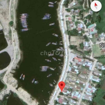 âu thuyền hồng triều, đất đối diện sông. đường trước nhà rộng 12m