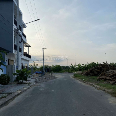 Cho thuê đất mặt tiền 10x20