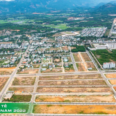 bán lô đất nằm nay mặt tiền đường Cách Mạng Tháng  Tám giá 3 tỷ