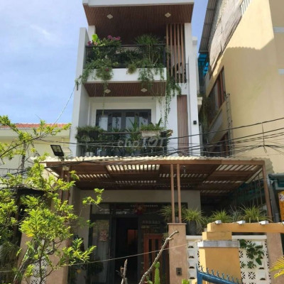 NHÀ KIỆT HẺM 3 TẦNG 3PN,3WC có Phòng Xông Hơi