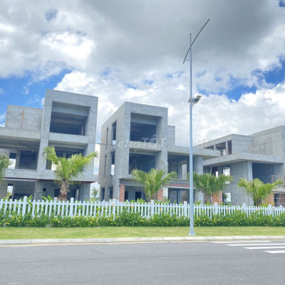 BÁN GẤP 2 LÔ BIỆT THỰ MẶT SÔNG , GIÁ CHỈ 18TR/M2 MUA SINH LỜI NGAY